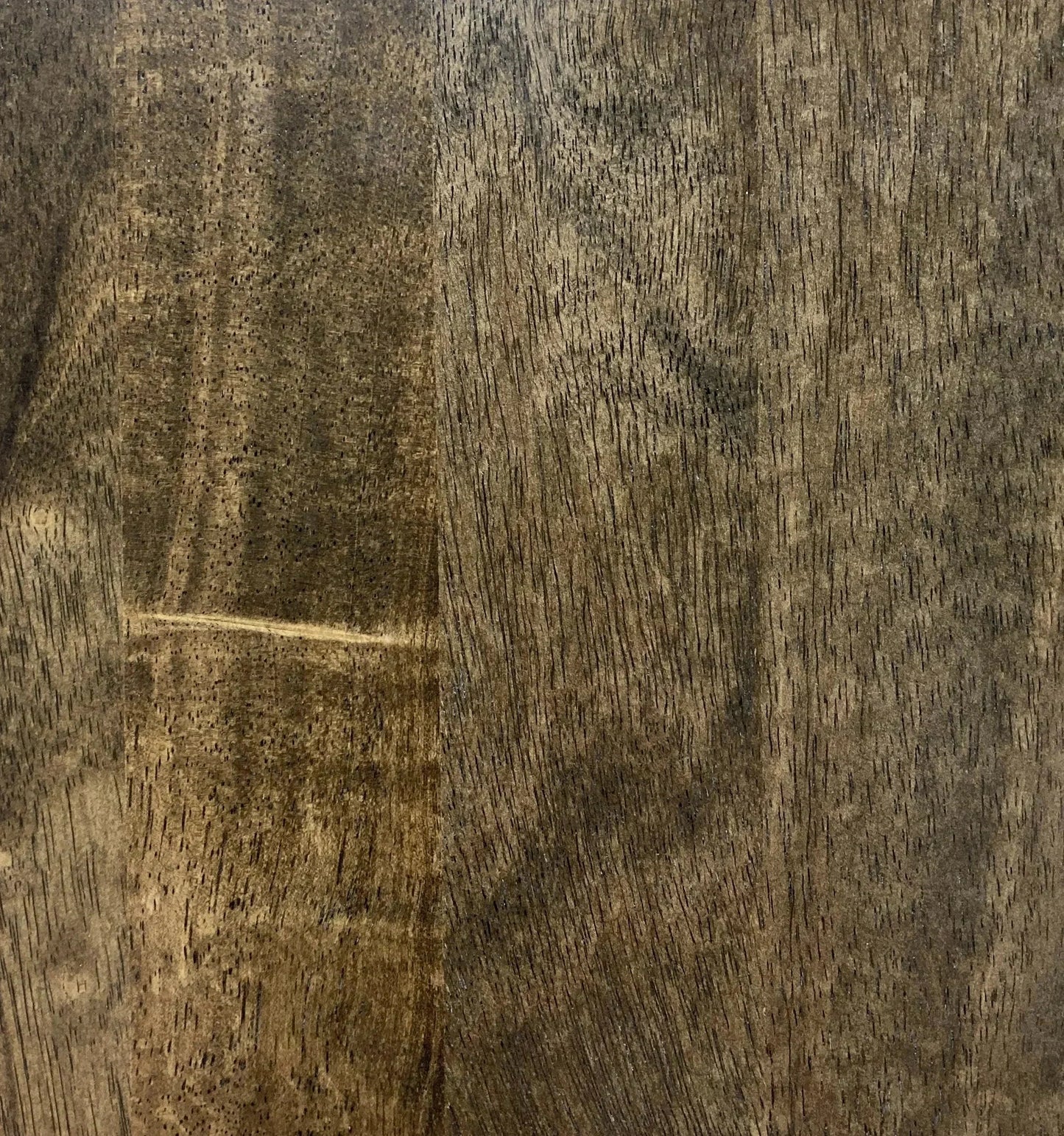 Table à pieds de vigne