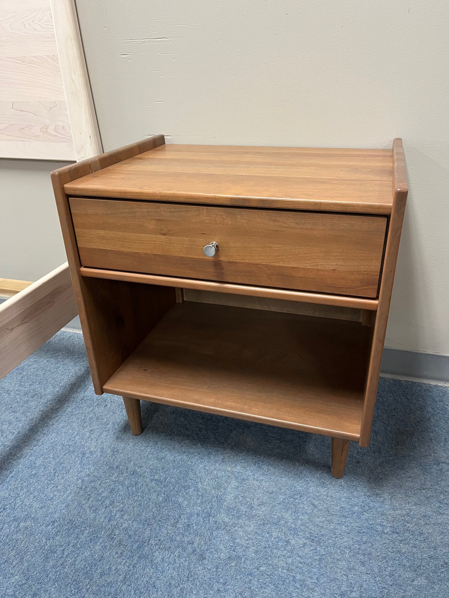 Liquidation - Table de chevet Benton