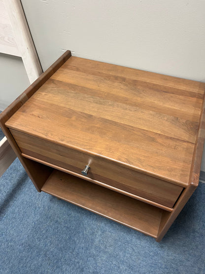 Liquidation - Table de chevet Benton