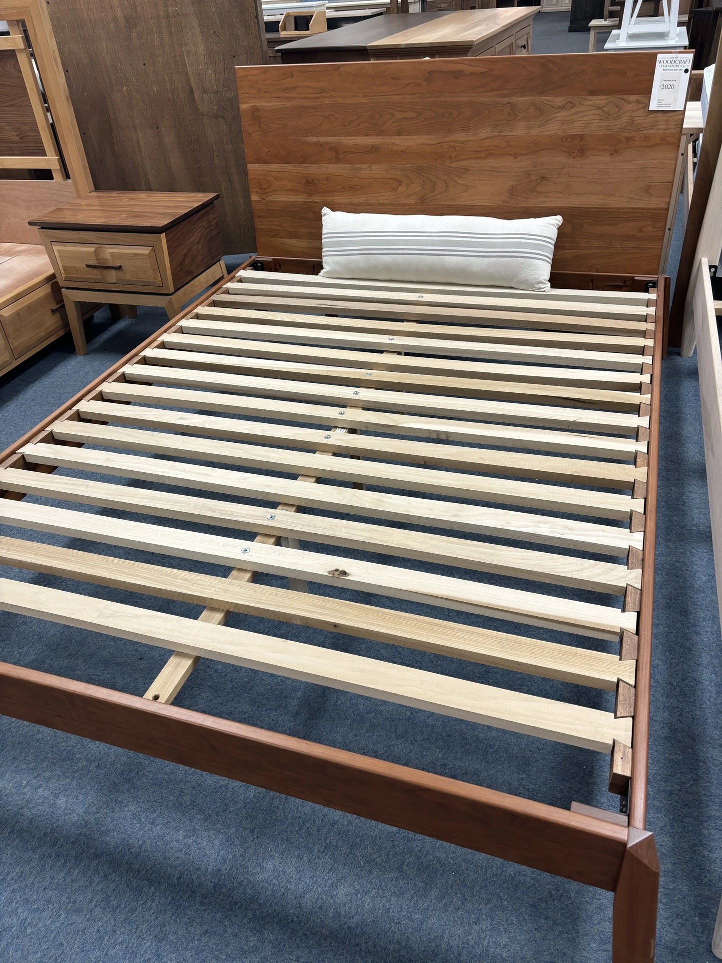 Liquidation - Lit plateforme Urbanna Queen